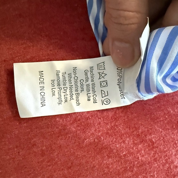 SHEIN Blue and White Patterned Top - Picture 6 of 6